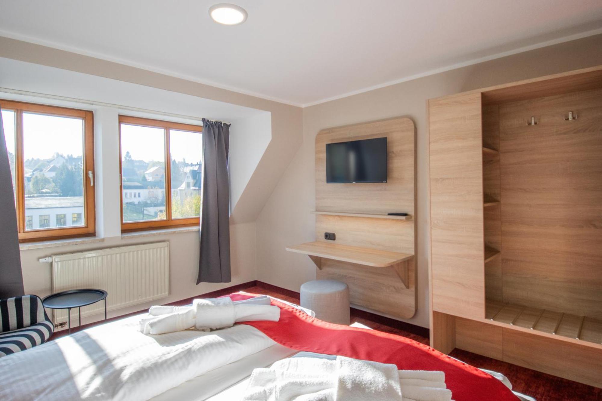 Hotel Lengenfelder Hof Lengenfeld  Buitenkant foto